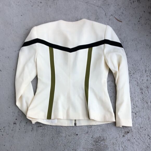 Vintage Visage Royal   - Picture 3 of 4